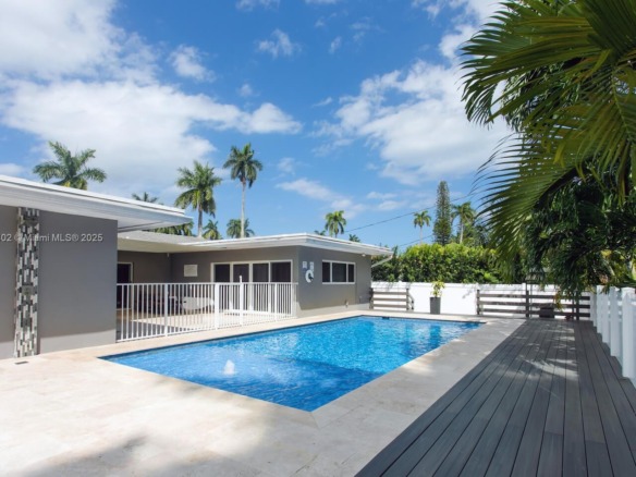 1218 Hollywood Blvd, Hollywood FL 33019 — #A11357402