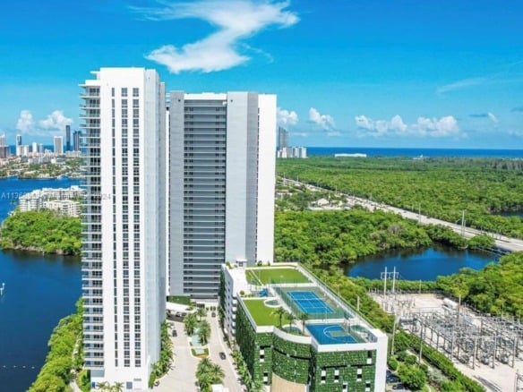 16385 Biscayne Blvd # 7, North Miami Beach FL 33160 — #A11368559
