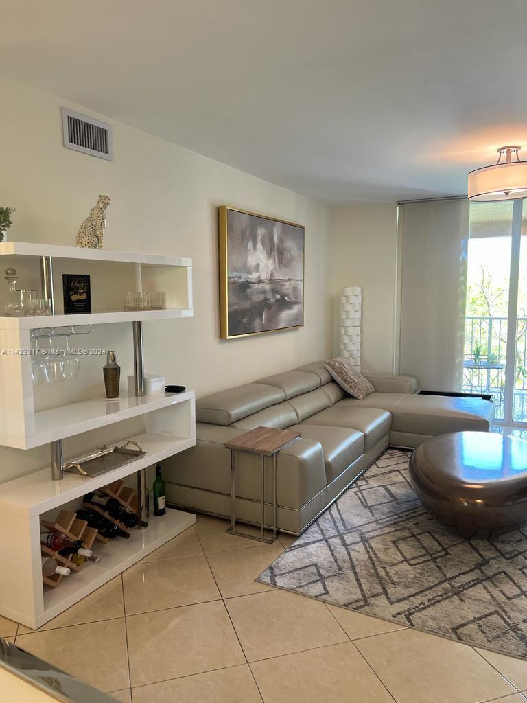 1ad5be0d-2756 19901 E Country Club Dr # 2505, Aventura FL 33180 — #A11423317