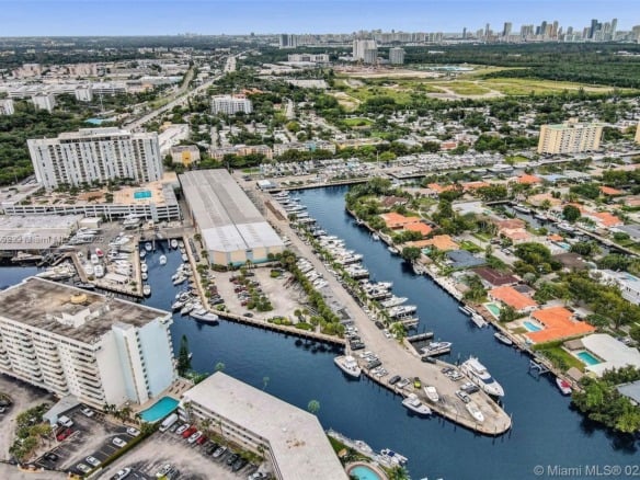13499 Biscayne Blvd # 1513, North Miami FL 33181 — #A11443152