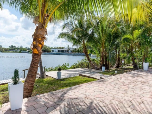 2500 NE 199th St, Miami FL 33180 — #A11467990