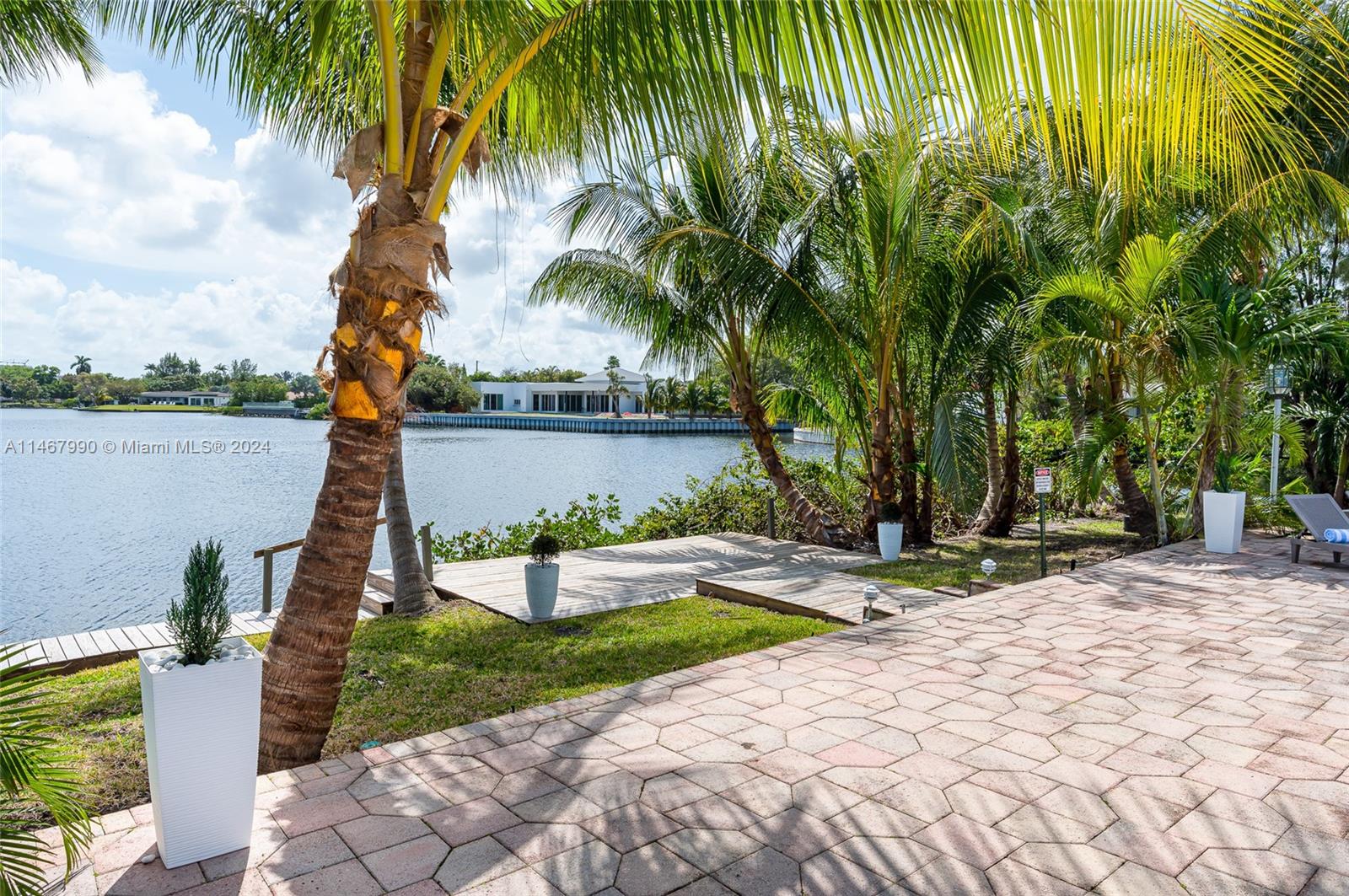 2500 NE 199th St, Miami FL 33180 — #A11467990