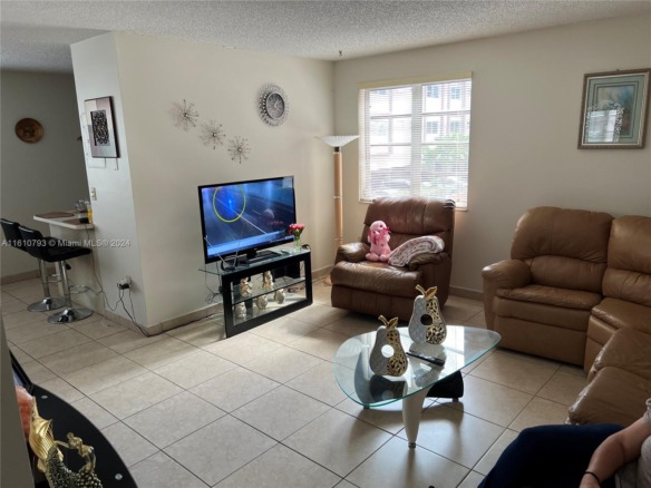 325 NW 72Av # 206, Unincorporated Dade County FL 33126 — #A11610793