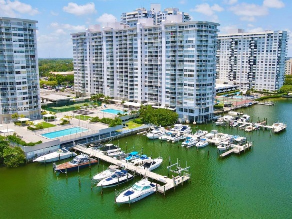 18041 Biscayne Boulv # 502, Aventura FL 33160 — #A11495376