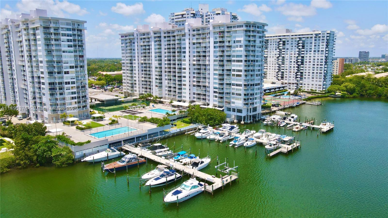 18041 Biscayne Boulv # 502, Aventura FL 33160 — #A11495376