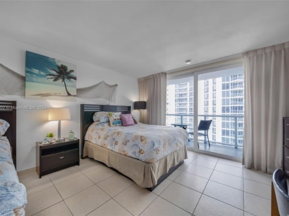19201 N Collins Ave # 1117, Sunny Isles Beach FL 33160 — #A11516602