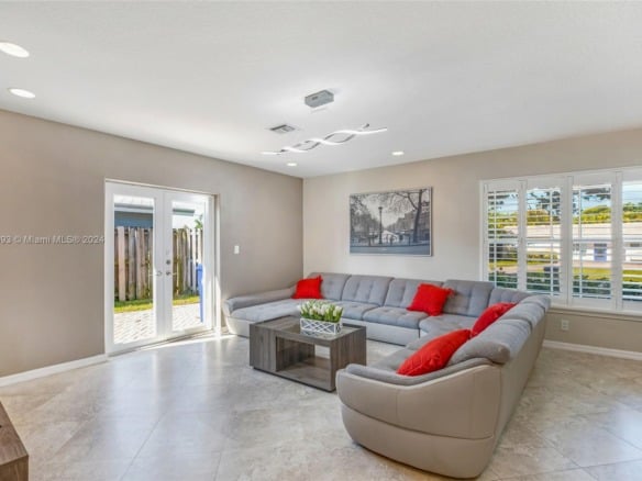 4710 NE 18th Ter, Fort Lauderdale FL 33308 — #A11518693