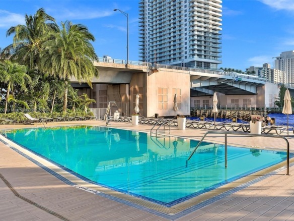2600 E Hallandale Beach Blvd # T3107, Hallandale Beach FL 33009 — #A11535103
