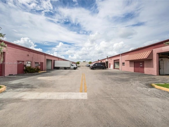 1375 NW 65TH AV, Plantation FL 33313 — #A11536467