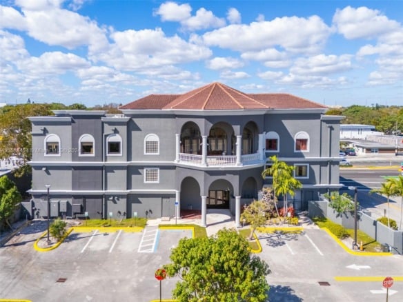 2227 N Federal Hwy, Hollywood FL 33020 — #A11538454