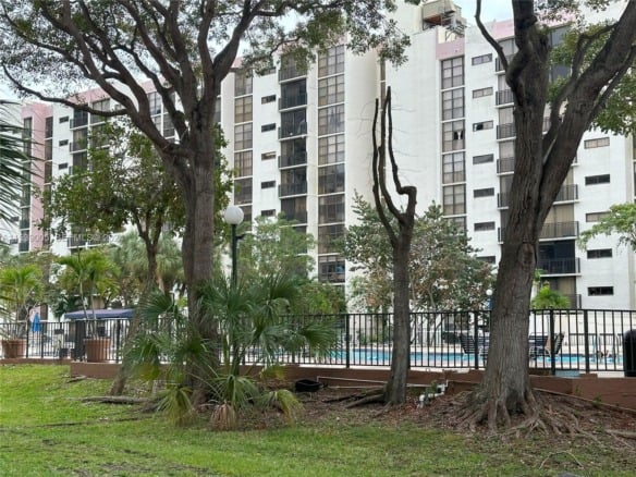 17021 N Bay Rd # 4, Sunny Isles Beach FL 33160 — #A11539005