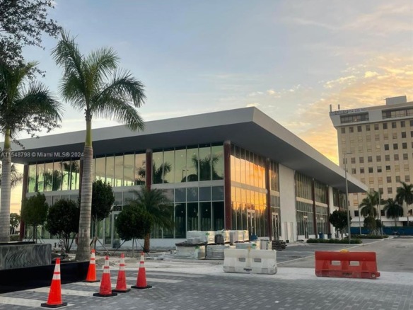 1006 E HALLANDALE BEACH BLVD # 104, Hallandale Beach FL 33009 — #A11548798