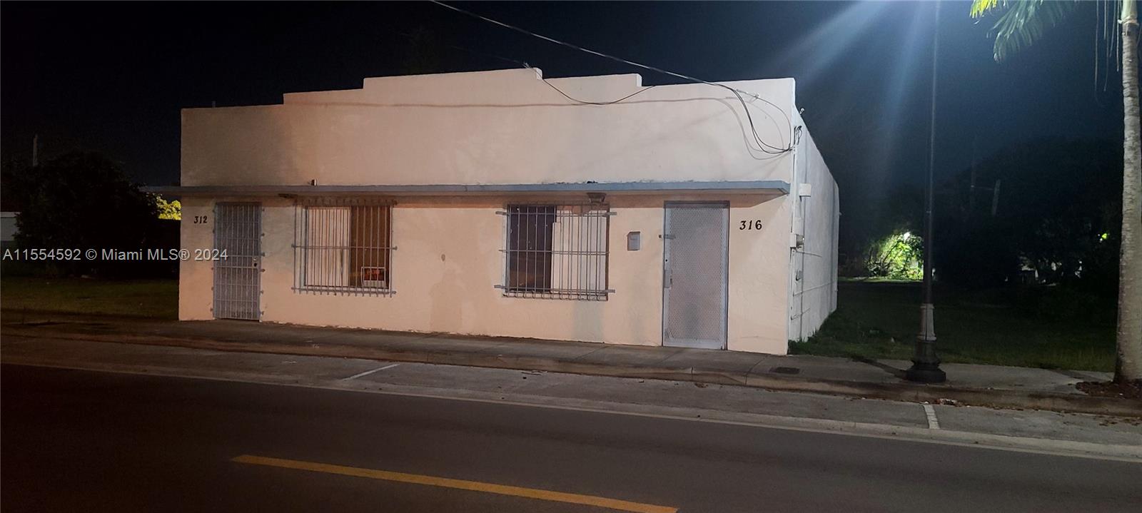 1ad5be0d-3081 312 SW 4 ST, Homestead FL 33030 — #A11554592