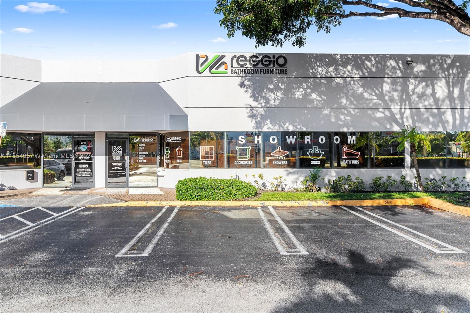 1ad5be0d-3083 Bath Vanities/Accessories and Flooring, Doral FL 33122 — #A11554957