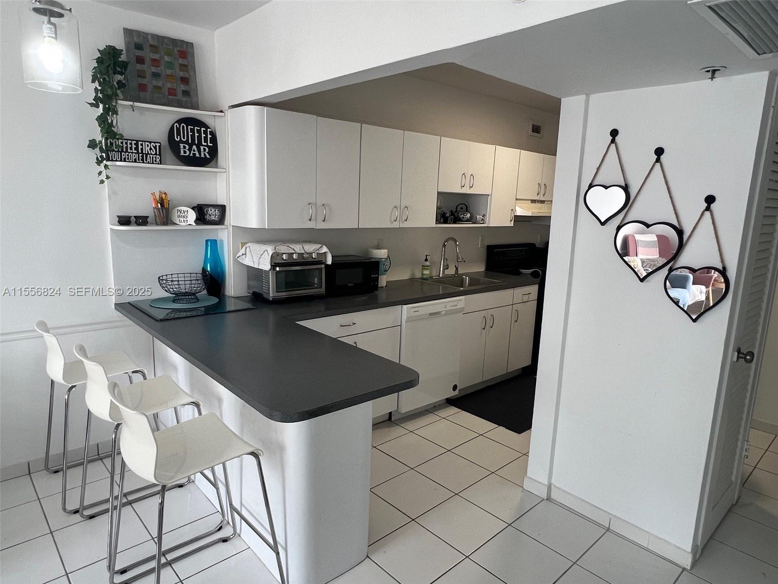 1ad5be0d-3091 100 Lincoln Rd # 1126, Miami Beach FL 33139 — #A11556824