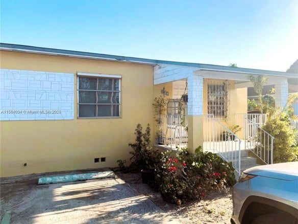 662 E 21st St, Hialeah FL 33013 — #A11564034