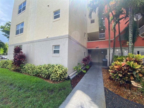 8363 LAKE DR # 101, Doral FL 33166 — #A11565475