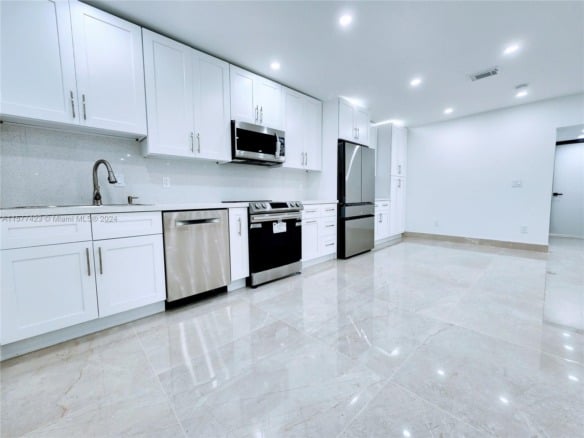 11930 NE 19th Dr # 3, North Miami FL 33181 — #A11577423