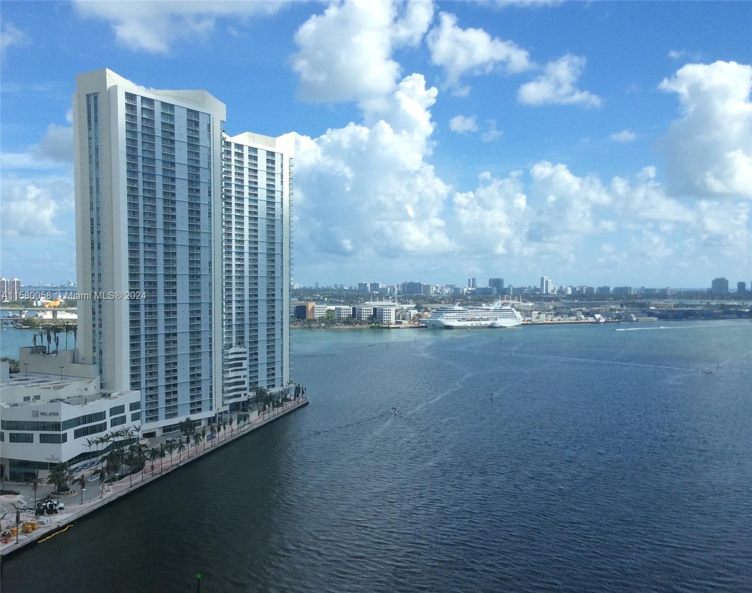 1ad5be0d-3178 325 NE Biscayne Blvd # 1923, Miami FL 33131 — #A11580058