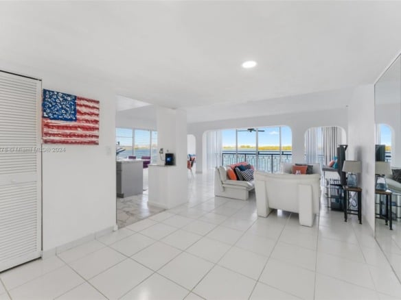 11111 Biscayne Blvd # 3A, Miami FL 33181 — #A11584278