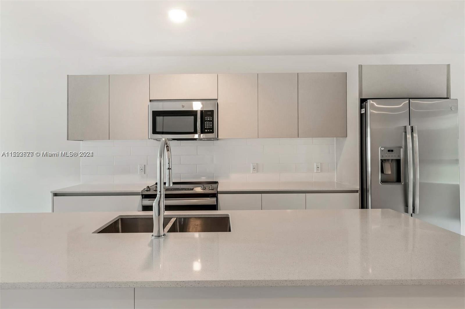 1ad5be0d-3219 2561 NE 193rd St # 1103, Miami FL 33180 — #A11592677