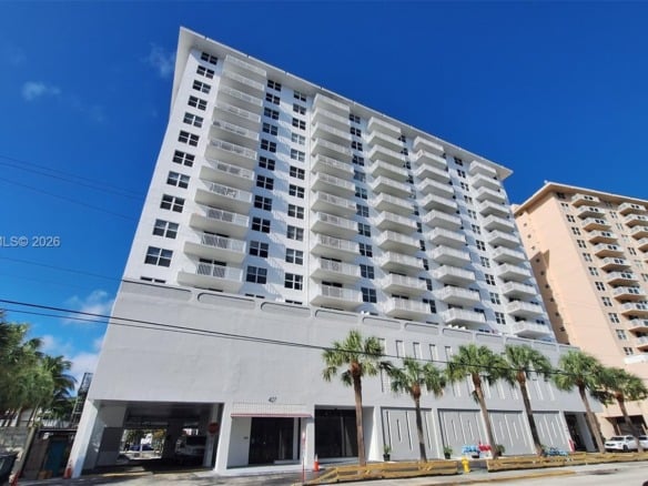 427 Golden Isles Dr # 5H, Hallandale Beach FL 33009 — #A11593223
