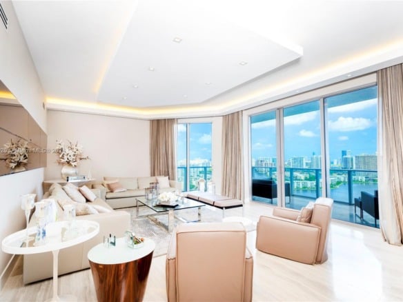 17301 Biscayne Blvd # 10, North Miami Beach FL 33160 — #A11593326