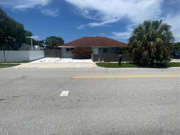 1926 Ramsey Dr, Lake Worth FL 33461 — #A11601920