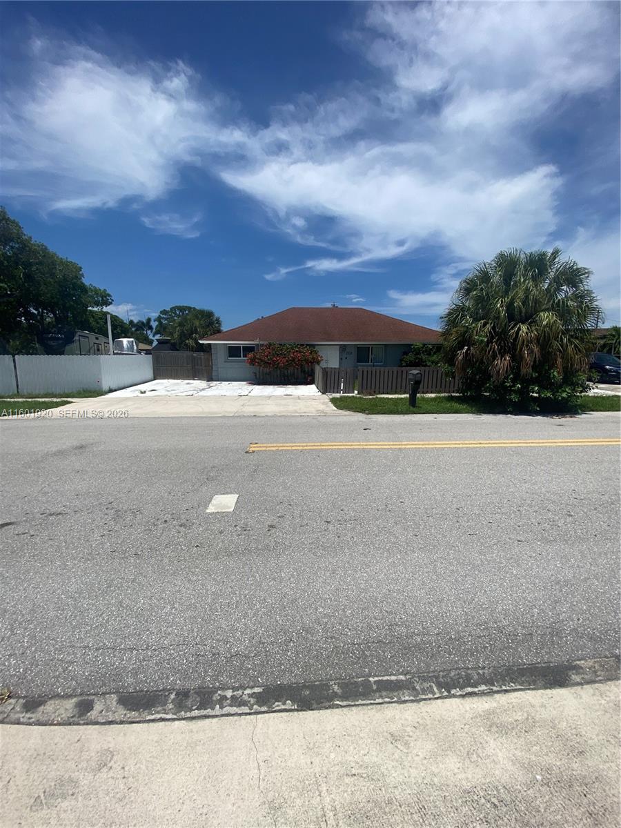 1926 Ramsey Dr, Lake Worth FL 33461 — #A11601920