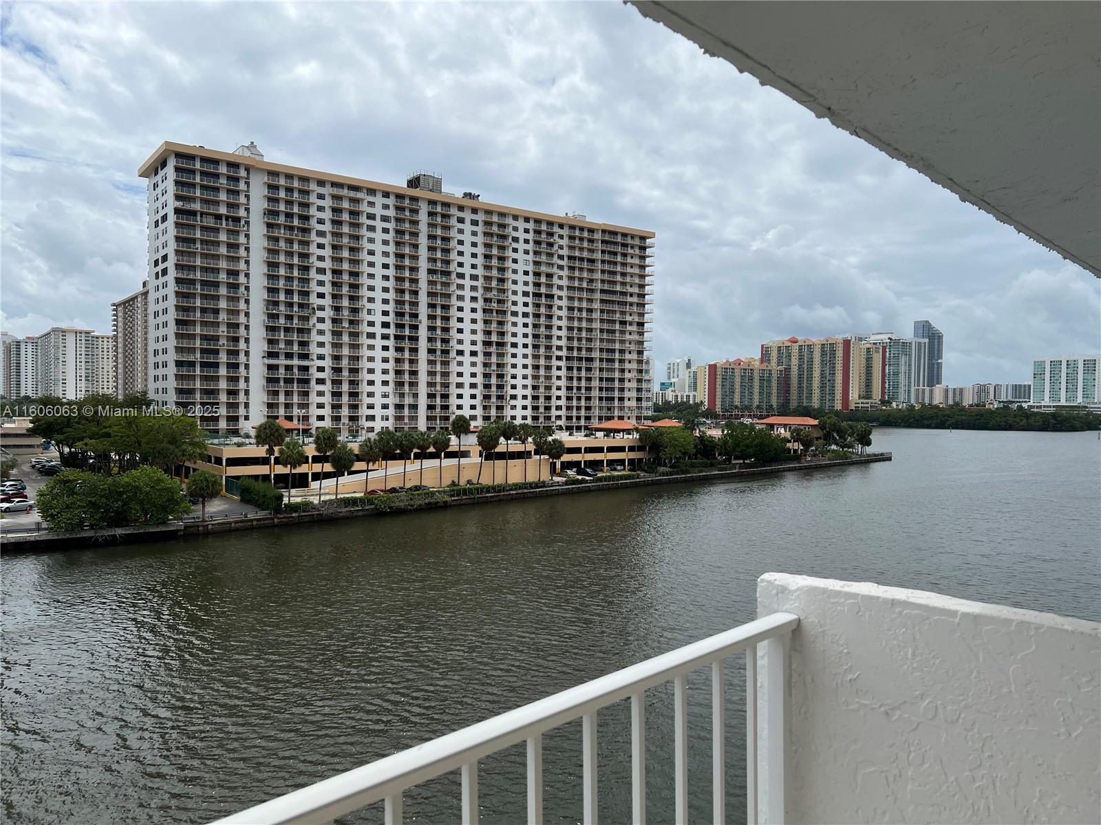 1ad5be0d-3279 4000 NE 170th St # 604, North Miami Beach FL 33160 — #A11606063