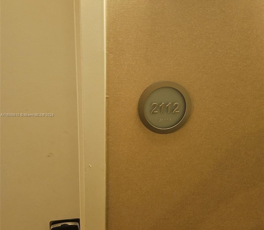 900