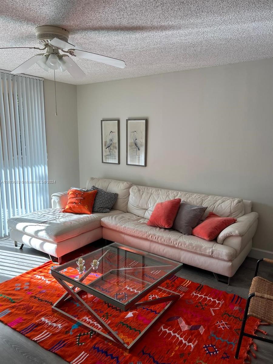 1ad5be0d-331 19901 E Country Club Dr # 2207, Aventura FL 33180 — #A11619683