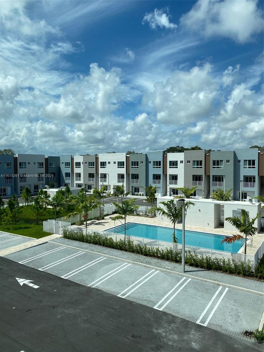 1ad5be0d-3332 2505 NE 193rd St # 4207, Miami FL 33180 — #A11615261
