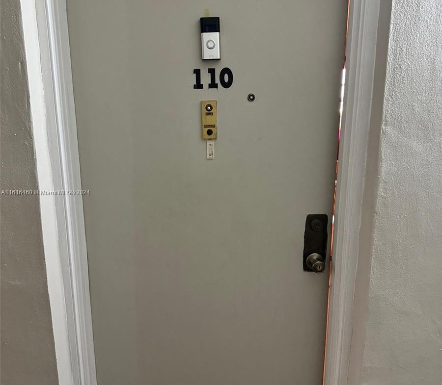 900
