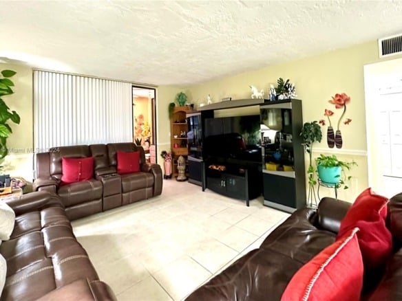 2831 Somerset Dr # 206, Lauderdale Lakes FL 33311 — #A11621833