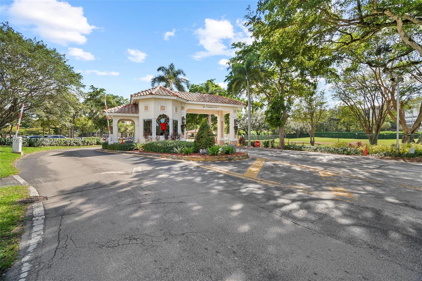1000 Saint Charles Pl # 522, Pembroke Pines FL 33026 — #A11625257