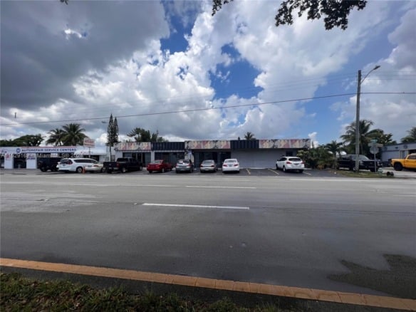 1100 S Dixie Hwy, Hollywood FL 33020 — #A11629162