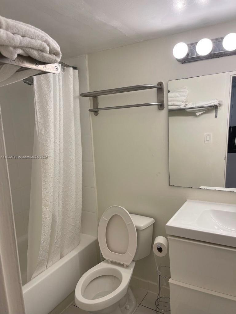1ad5be0d-343 19201 Collins Ave # 717, Sunny Isles Beach FL 33160 — #A11832790