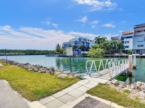 400 Kings Point Dr # 320, Sunny Isles Beach FL 33160 — #A11638449