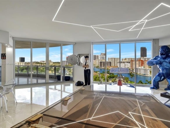 21200 Point Pl # 1204, Aventura FL 33180 — #A11644069