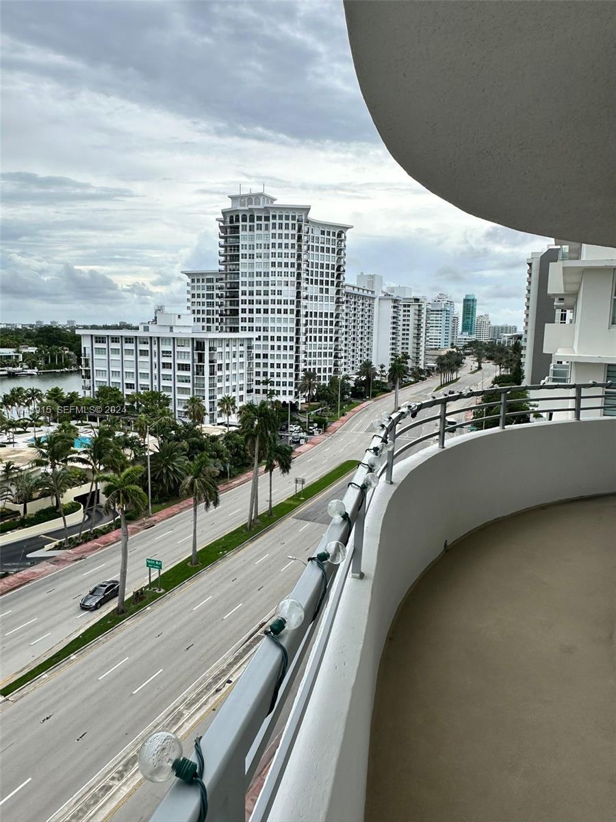 1ad5be0d-3498 5555 Collins Ave # 10B, Miami Beach FL 33140 — #A11648915