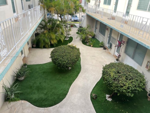 2072 NE 169th St # 5, North Miami Beach FL 33162 — #A11648951