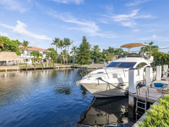 543 Hibiscus Dr, Hallandale Beach FL 33009 — #A11655285