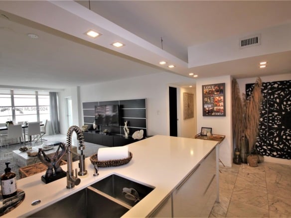 5151 Collins Ave # 933, Miami Beach FL 33140 — #A11657276