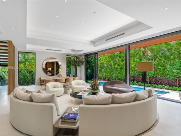 262 189th Ter, Sunny Isles Beach FL 33160 — #A11668826