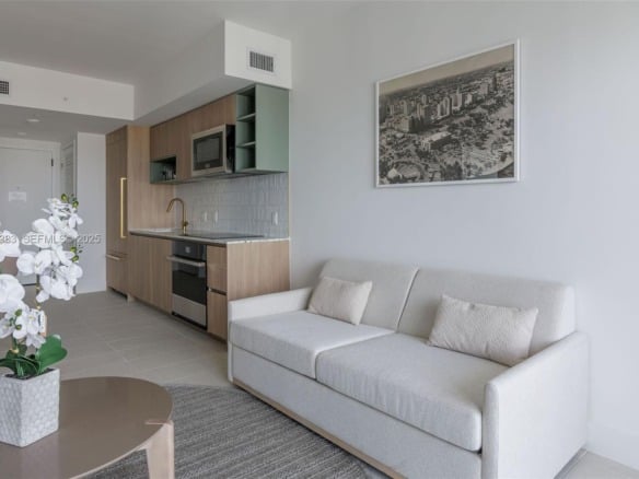 601 NE 1st Street # 4204, Miami FL 33132 — #A11669383