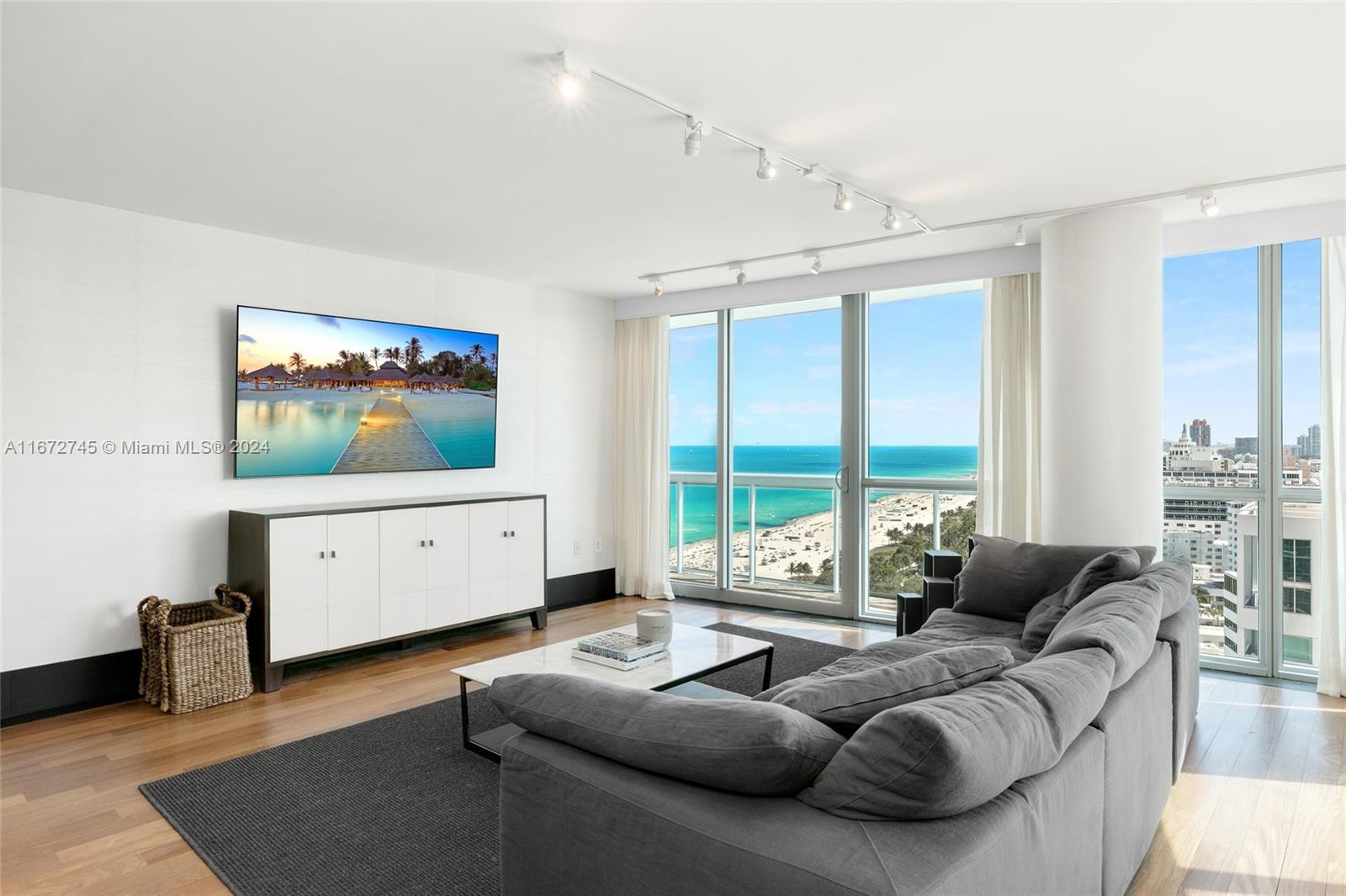 1ad5be0d-3643 101 20th St # 2706, Miami Beach FL 33139 — #A11672745