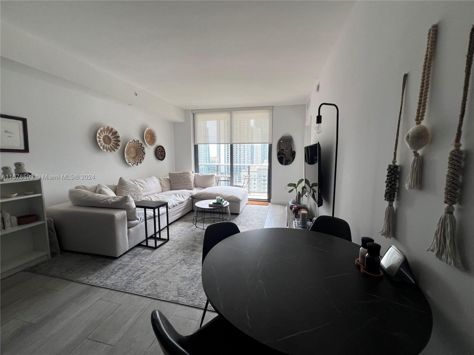 1ad5be0d-3670 55 SW 9th St # 1604, Miami FL 33130 — #A11676503