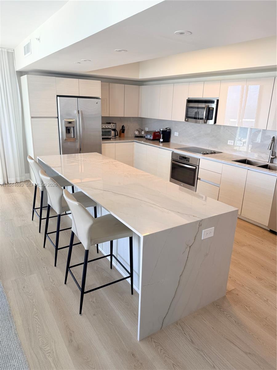 1ad5be0d-3746 2600 E Hallandale Beach blvd # T2701, Hallandale Beach FL 33009 — #A11684693