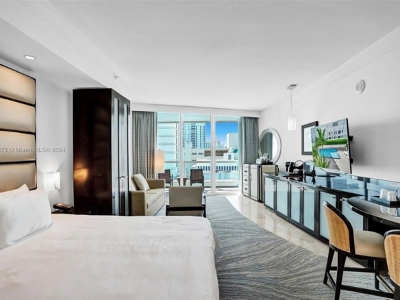 4391 Collins Ave # 915, Miami Beach FL 33140 — #A11685673